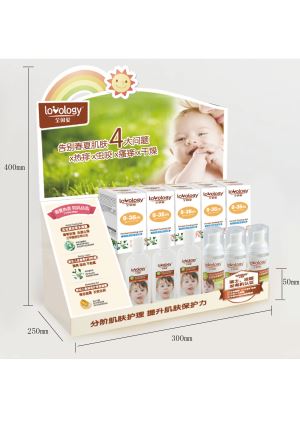 Comptoir en carton de supermarché